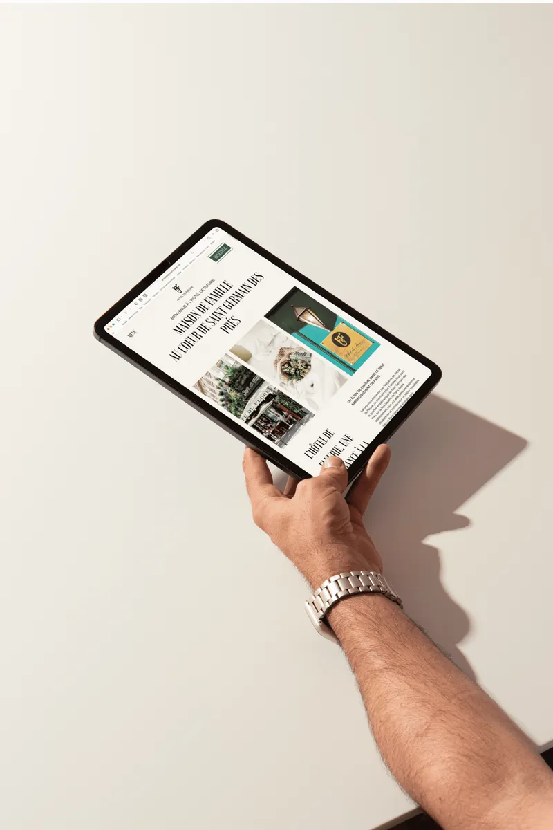 <p>mockup tablette du site internet de l&#8217;hôtel de fleurie</p>
