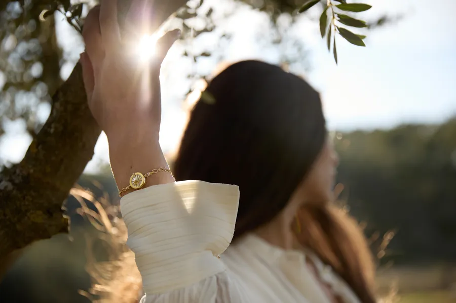 femme_avec_bijou_ucheal